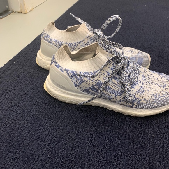 Blue and white Adidas Ultra Boost Uncaged - Picture 3 of 7